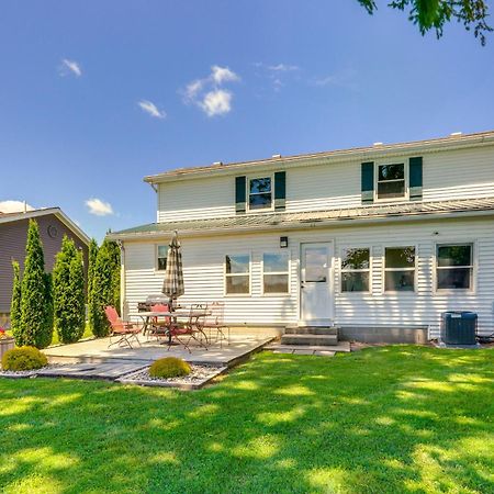 Howe Retreat With Fire Pit And Private Boat Dock! Extérieur photo